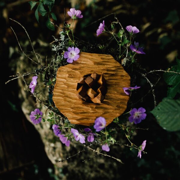 Urne mit Eichenholzblüte Jade