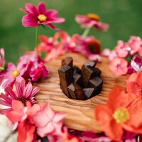 Urne mit Nussholzblüte Grün